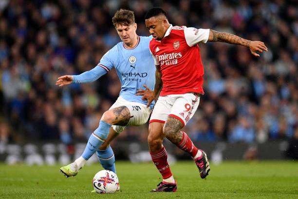 发生肢体碰 发生肢体碰